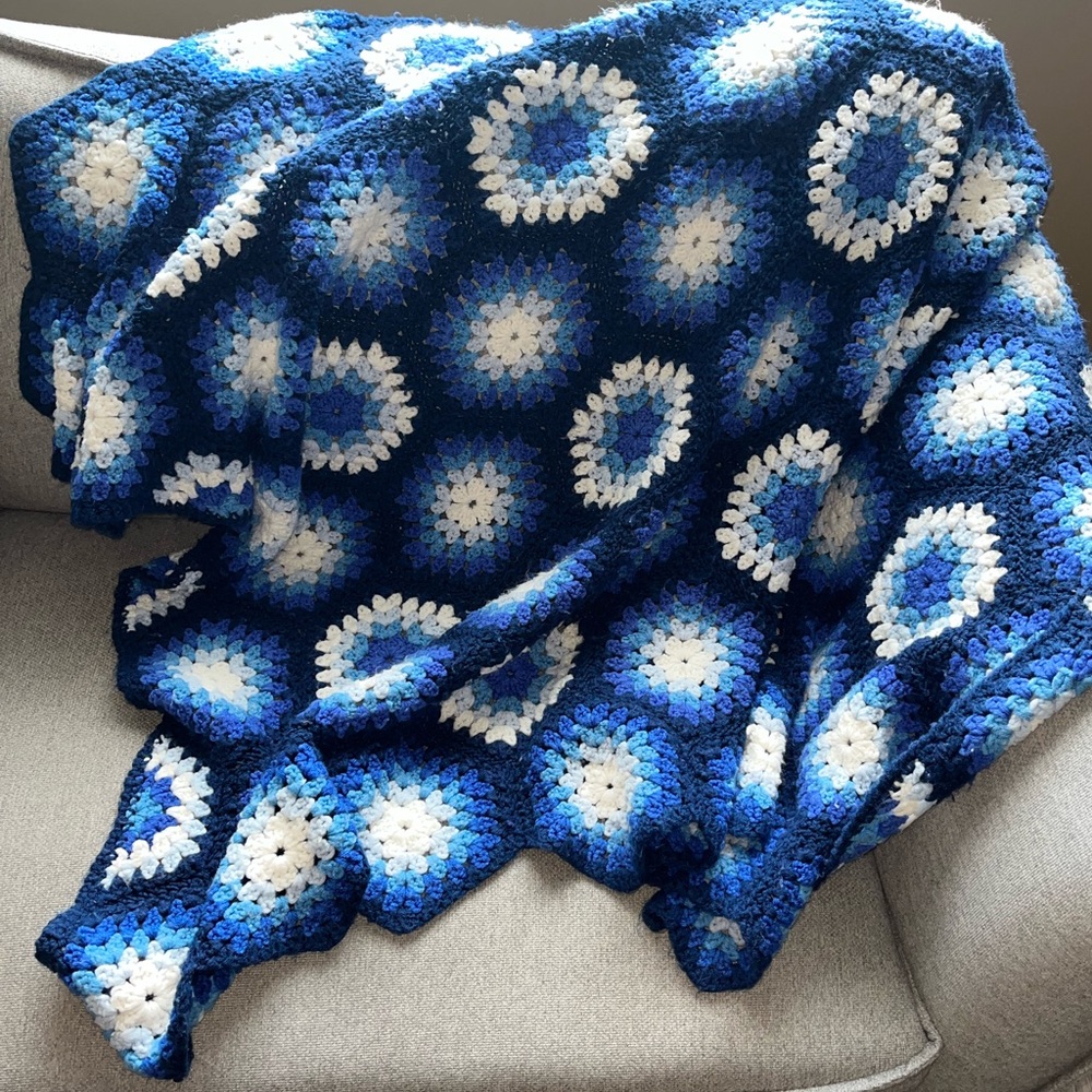 Vintage hexagon granny style crochet throw - Picture 5 of 5